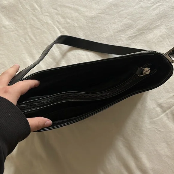 Vintage Liz Claiborne Shoulder Bag - Picture 4 of 8